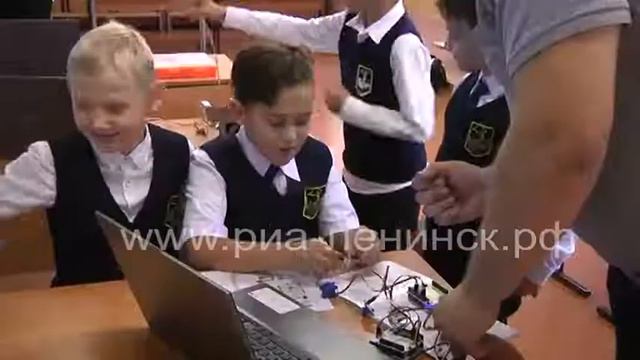 Робототехника во Дворце творчества детей и учащейся молодежи смотреть онлайн