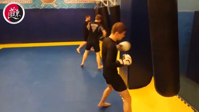 Ушу-Саньда в Москве. Постановка ударной техники руками. смотреть онлайн