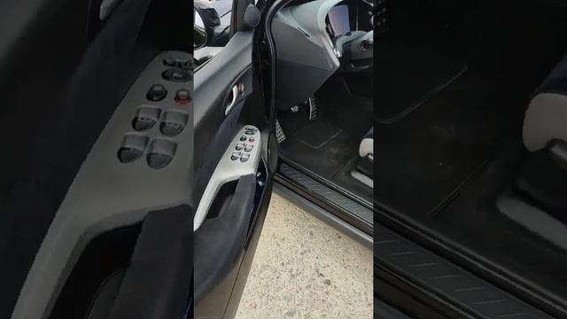 Honda Civic 5D смотреть онлайн