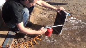 Моторадиатор: чистка, мойка и выпрямление сот.