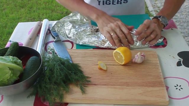 Форель на мангале. Как приготовить вкусную рыбу.