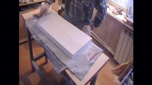 Делаем нарды сами. Размечаем и украшаем борта рисунком.