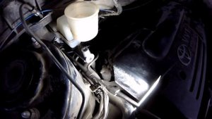 Клинят  тормоза на Toyota Premio