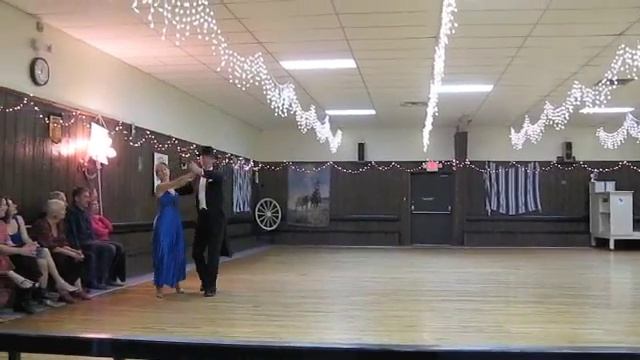 Lovely waltz Jim and Linda смотреть онлайн