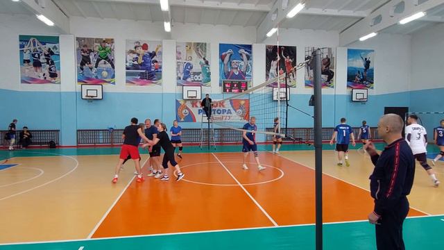 Чемпионат г. Рубцовска по волейболу 2024. Народная лига."Центр.р-н"-"Сибирь22". Группа "А"11.02.202 смотреть онлайн