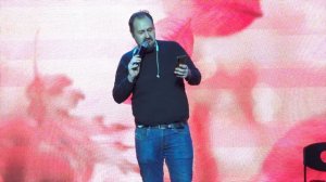 " Я - счастлив! автор В. В. Маяковский , читает Роман