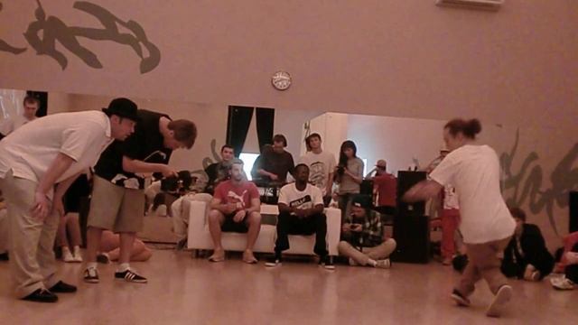 SNEIK vs VITEK КРУГИ - ФЕСТИВАЛЬ POPPING/LOCKING 2012 смотреть онлайн