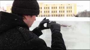 В Кирове возвели ледяной городок с вмёрзшей рыбой (новости) 