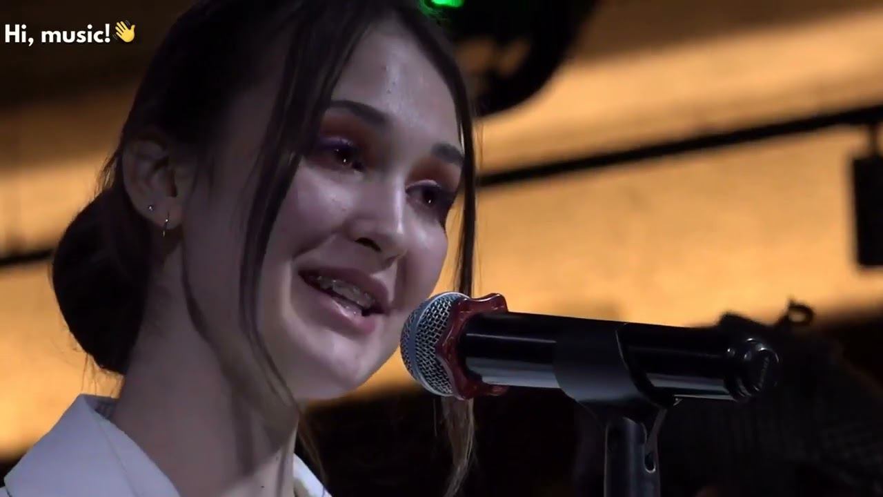 Мария Халаим. Группа «Аттракцион Воронова» (cover Анна Герман - Город влюблённых) смотреть онлайн