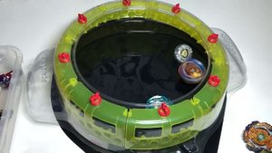 АРЕНА С ШИПАМИ 2.0 от TAKARA TOMY / Бейблэйд Бёрст / Beyblade Burst