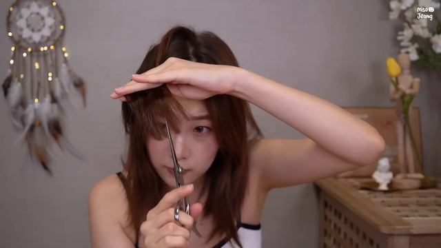 Sub) 셀프헤어컷✂️ 악의꽃 문채원 헤어스타일 (아이유, 제니 잔머리 스타일 / 헤어라인교정)⎮ 미소정 смотреть онлайн