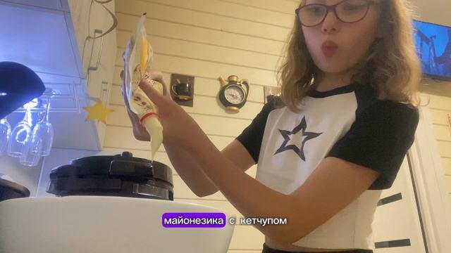 РЕЦЕПТ ПИЦЦЫ В МИКРОЛОВНОВКЕ//ПИЦЦА В КРУЖКЕ//ПИЦЦА ЗА 5 МИНУТ!