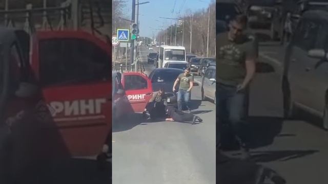 Вот такое весеннее чудо в перьях могли видеть жители Ивановской области.