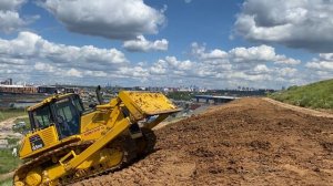 Бульдозер Komatsu D65PX в деле