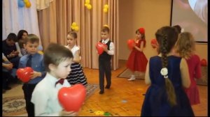 "Мама, будь всегда со мною рядом" / на утреннике/