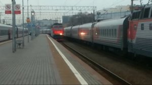 Электровоз ( ЧС7 097 ) уезжает в Депо