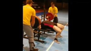 Как Быстро Накачать Мышцы Рук и Ног в Тренажерном Зале Viper Gym Даже в 45 лет?