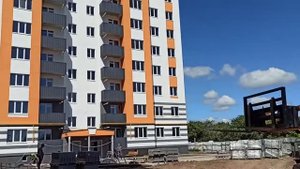 JCB 3CX, работа вилами по разгрузке палет