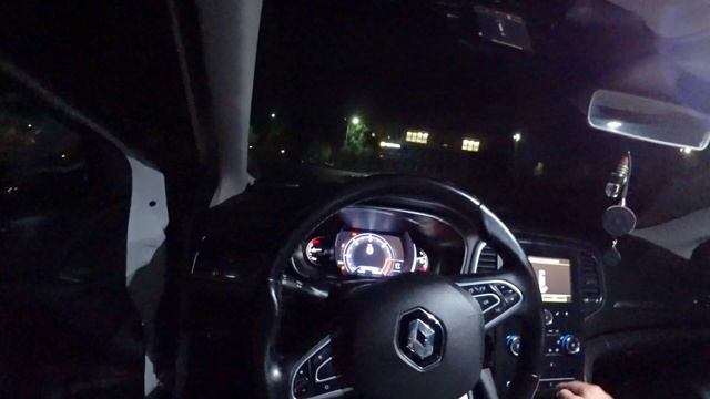 ГАЛОГЕН против LED на Renault Megane 4 @Ivan Skachkov смотреть онлайн