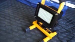 Автономный переносной светодиодный прожектор с отдельной солнечной батареей