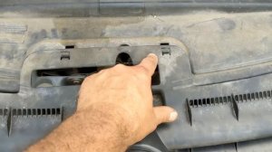 Как снять решетку радиатора Volkswagen Touran