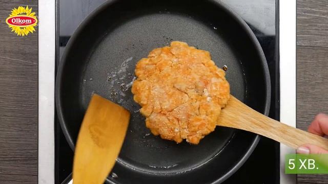 Бургер з сьомгою / Бургер с сёмгой / Burger with salmon