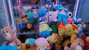 АВТОМАТ С ИГРУШКАМИ. ЧЕЛЛЕНДЖ. ДЕНЬ ПЕРВЫЙ. ДВОЙНОЙ ЗАХВАТ. + БОНУС: ФИГУРКИ 3 КОТА (коллекция)