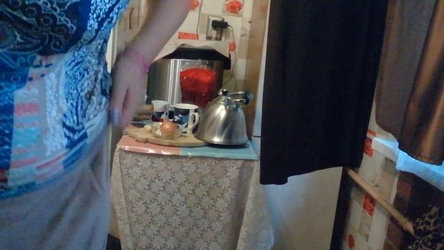 просят ещё и ещё щи и пирог #шарлотка от великой красавицы натали! я хозяйка хоть куда. умничка смотреть онлайн