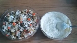 Салат ОЛИВЬЕ с Яблоком, Курицей и НЕобычным Соусом. !Готовит Мама!