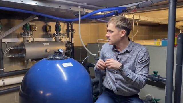 Роскошный переливной бассейн с джакузи и SPA смотреть онлайн