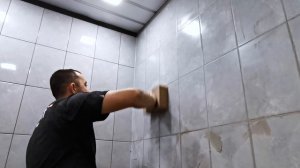 затирка стен плитка / затирка швов на плитке на стене / как затирать плитку затиркой на стене