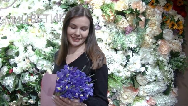 Букет из 15 синих ирисов смотреть онлайн