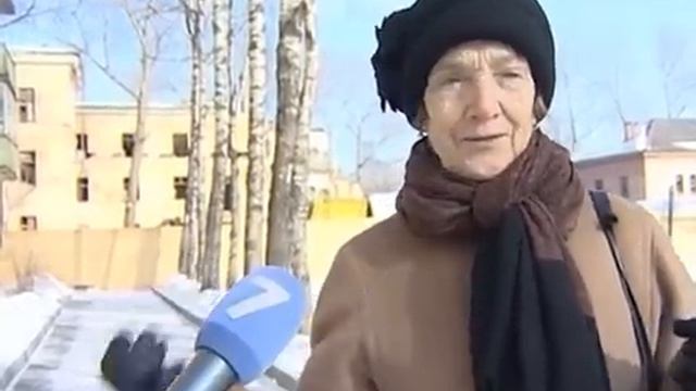 Ветхий дом на улице Прокатова в Вологде сносят
