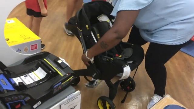 BuyBuy Baby Tour. Doona or Chicco Bravo Trio? смотреть онлайн