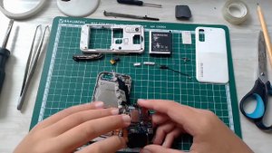 Разборка телефона SAMSUNG GT-S5230.