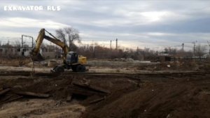 ЭКСКАВАТОР ЕК-18 ТВЭКС, УКЛАДЫВАЕМ ЖД ПУТЬ.
