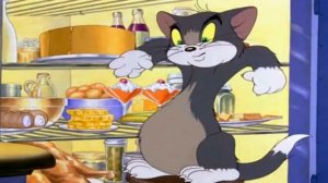 Tom EATS Swinging Jelly & Cream-Blasts Laughing Jerry - Tom vs Jelly? ; Tom & Jerry Episode 2 Clip