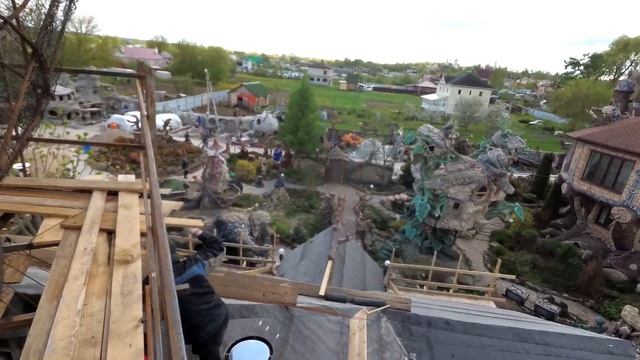 Баня декор фасада оформление башни страна Вихляндияю. смотреть онлайн