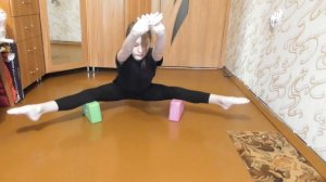 упражнения для развития шпагата, уроки гимнастики для детей