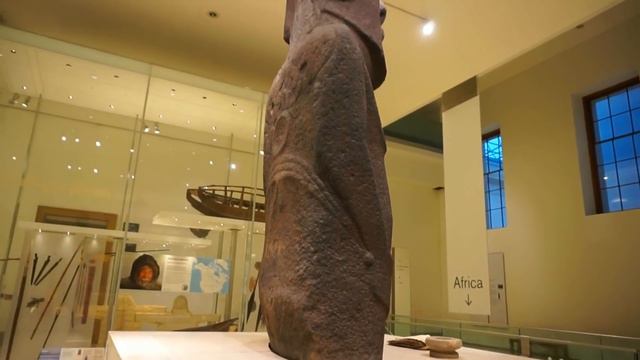 BRITISH MUSEUM: Stolen MOAI (statue) from EASTER ISLAND (London) #travel #britishmuseum смотреть онлайн
