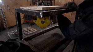 Заработал 4 200 за день в гараже. Журнальный столик в стиле лофт