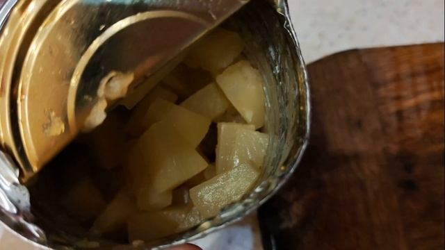 Салат с ананасом и курицей - лучше, чем оливье! смотреть онлайн