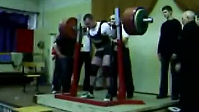Gerasimenko Pavel. Prisedanija 320 kg v/k 82,5 kg, Kaliningrad. смотреть онлайн