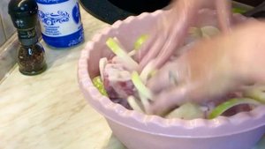 Как ПРОСТО и ВКУСНО Замариновать Мясо для ШАШЛЫКА (Шашлык из Свинины Маринад) Barbecue