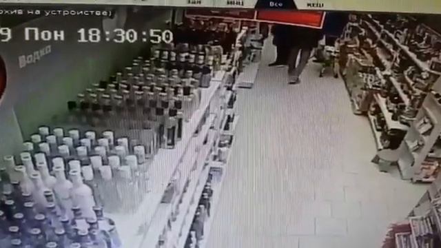 Воры в Пятерочке смотреть онлайн