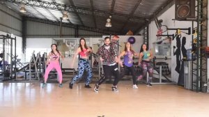 Baila Baila Baila (Remix) - Ozuna Feat. Daddy Yankee, J Balvin, Farruko, Anuel AA / ZUMBA