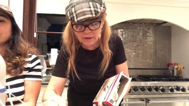 Julie McCullough’s Birthday Cake смотреть онлайн