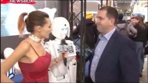 Робот KIKI на NewsBox