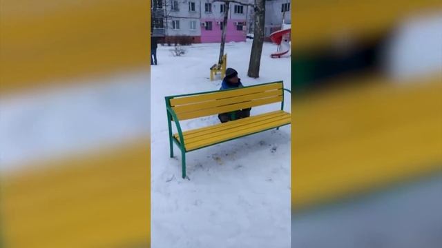 Запоздалый ремонт детских площадок в Ярцево смотреть онлайн