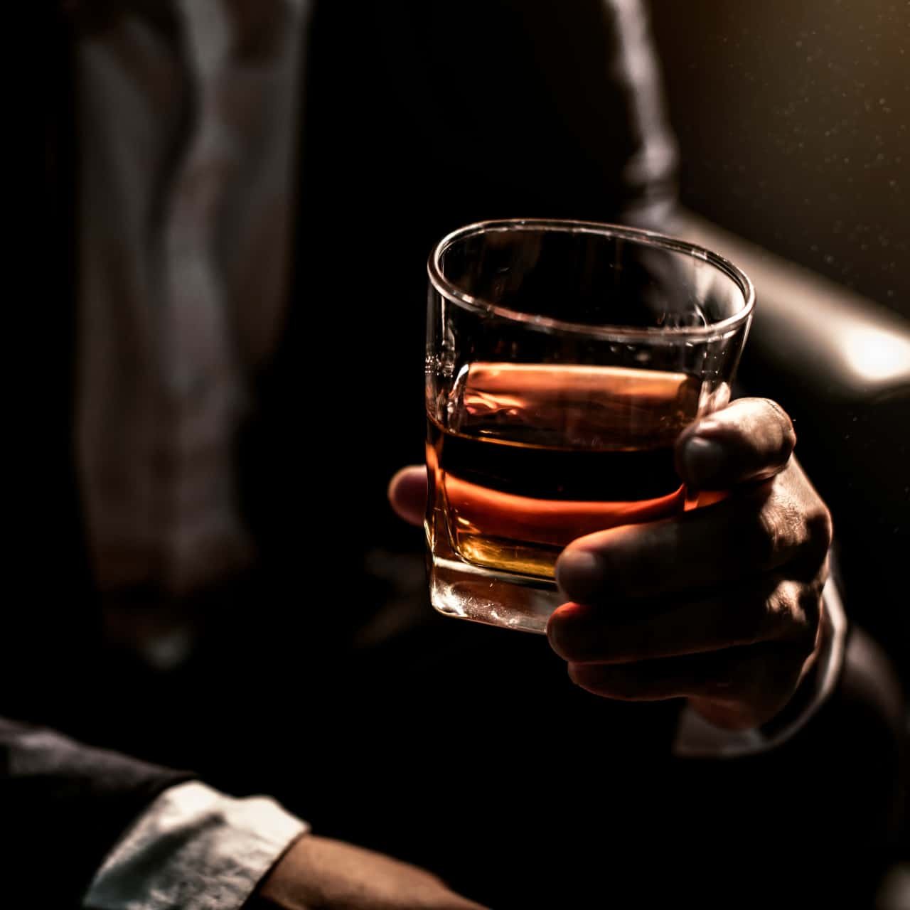 Горе легче со стаканом